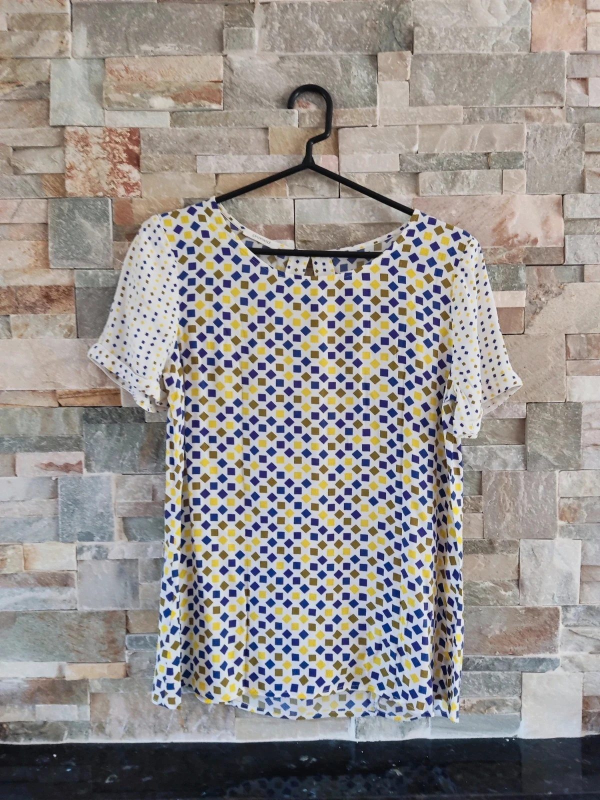 🎁Blusa blanca con estampado geométrico tonos azul, amarillo y verde – Promod – taille XL / 42 / 14