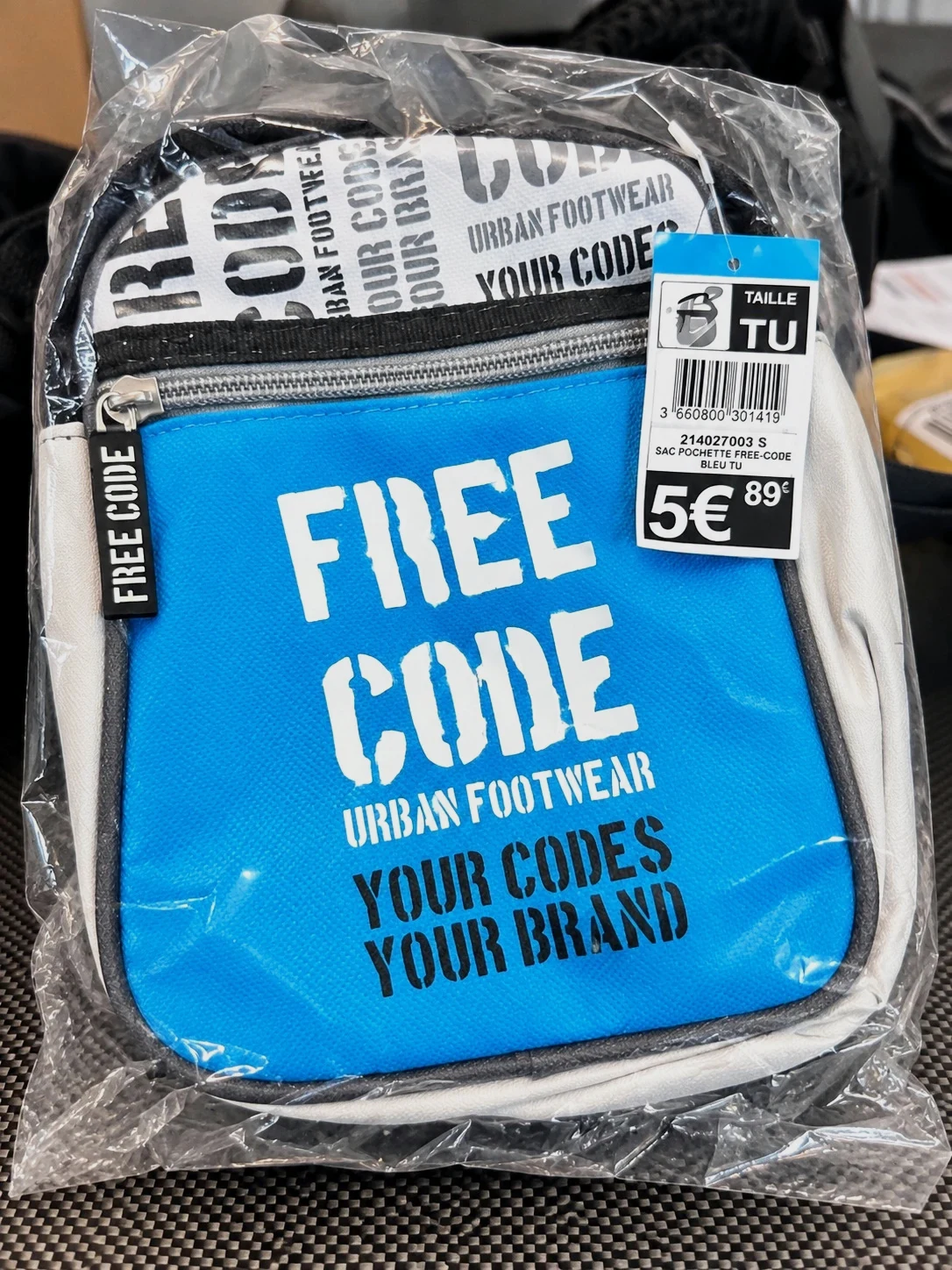 Sac pochette bandoulière Free Code bleu – Neuf avec étiquette