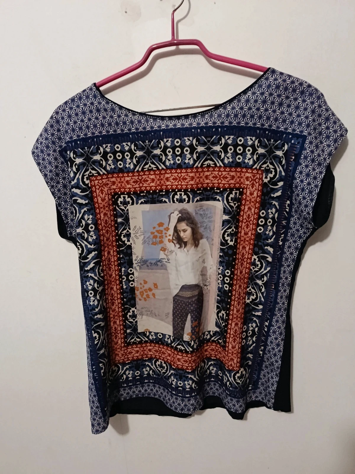 💛Je vends ce t-shirt multicolore de la marque Grain de Malice💛