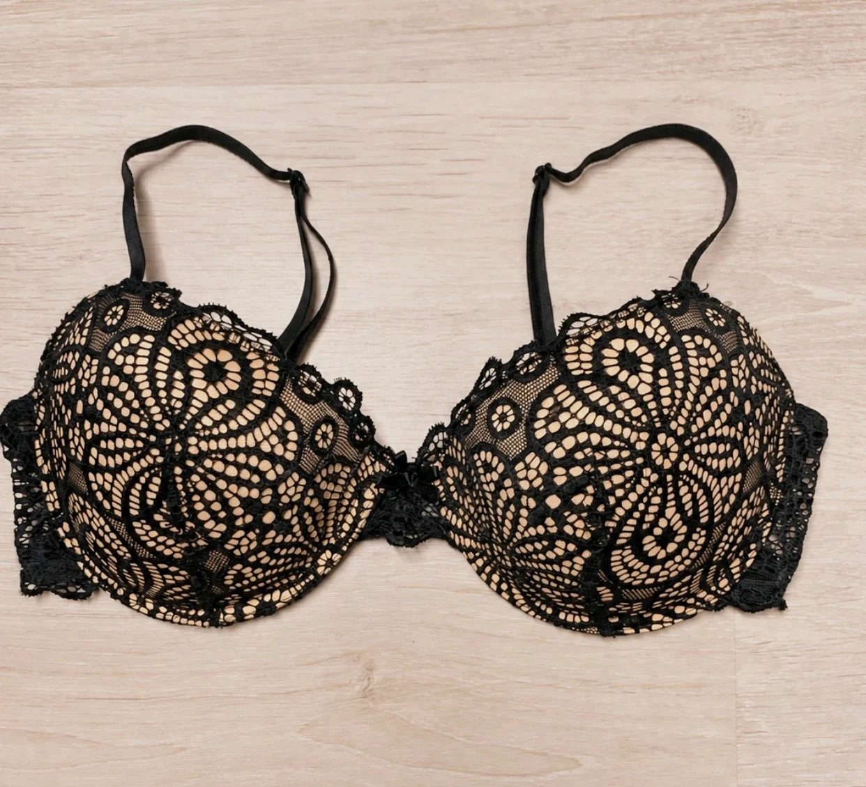 🖤 Soutien-gorge noir en dentelle Manoukian – 90D