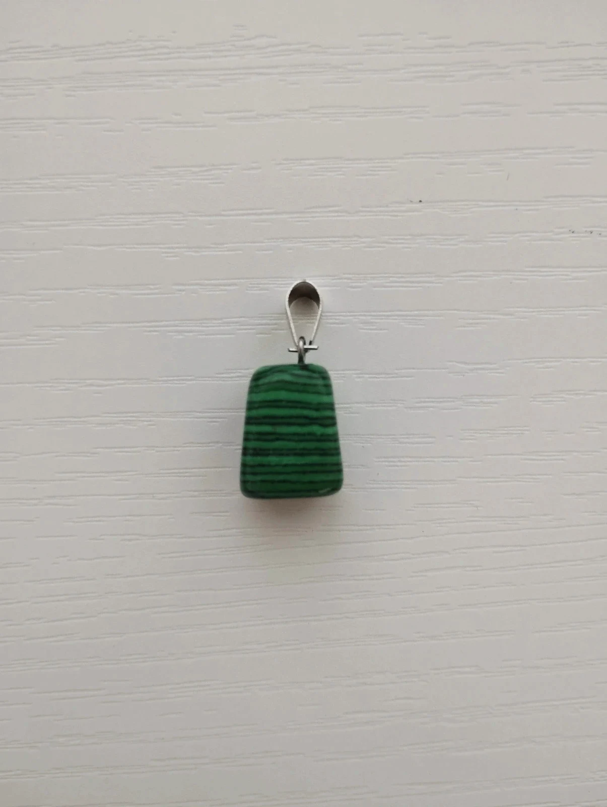 Colgante de piedra Verde