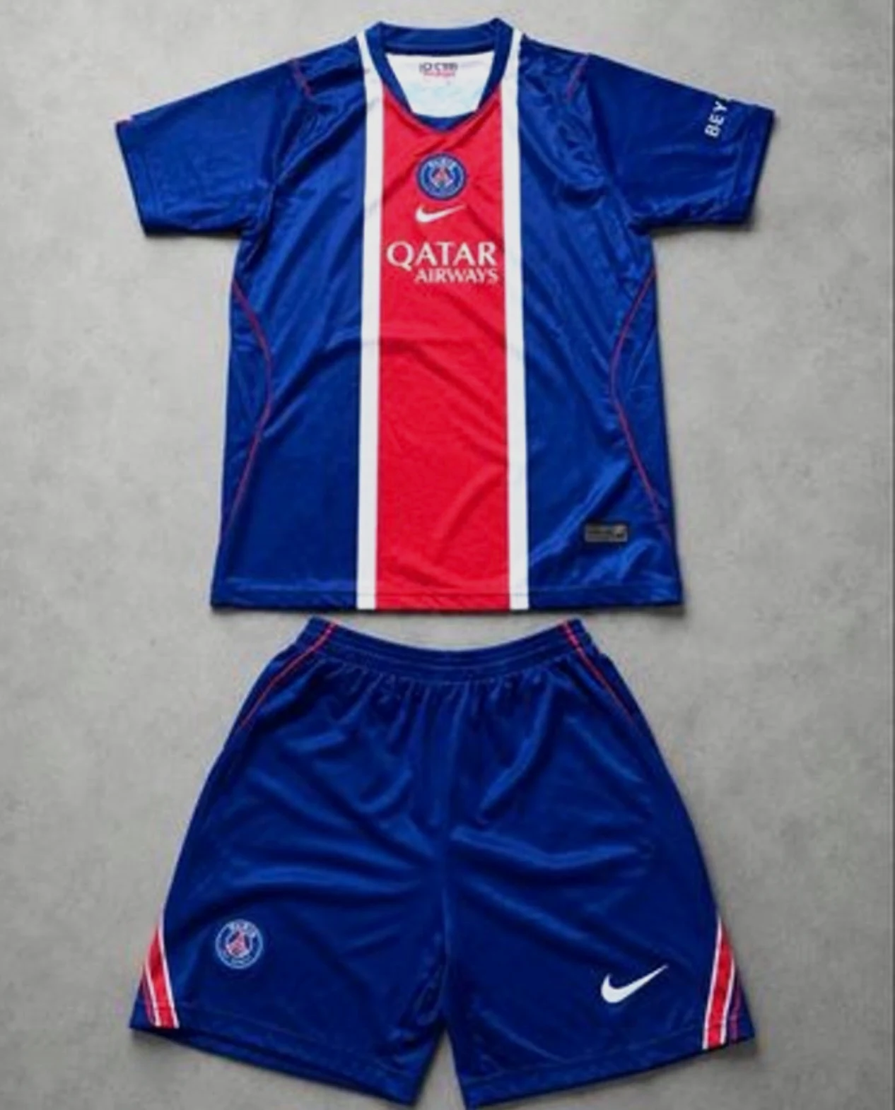 Maillot et short psg enfant – Nike – taille 10 ans