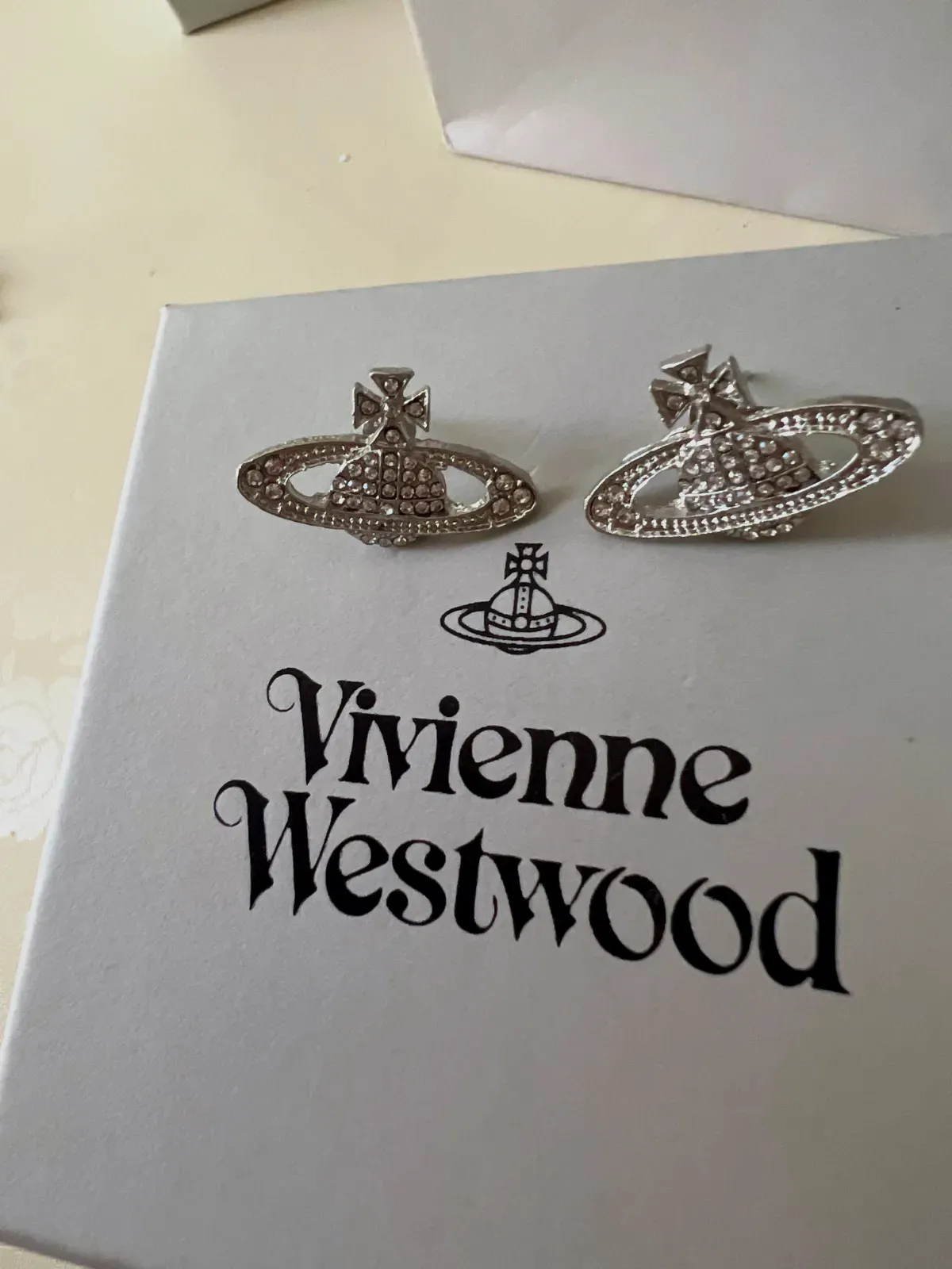 Boucles d'oreilles Orb Vivienne Westwood argentées – Vivienne Westwood – argenté – taille Taille unique 4