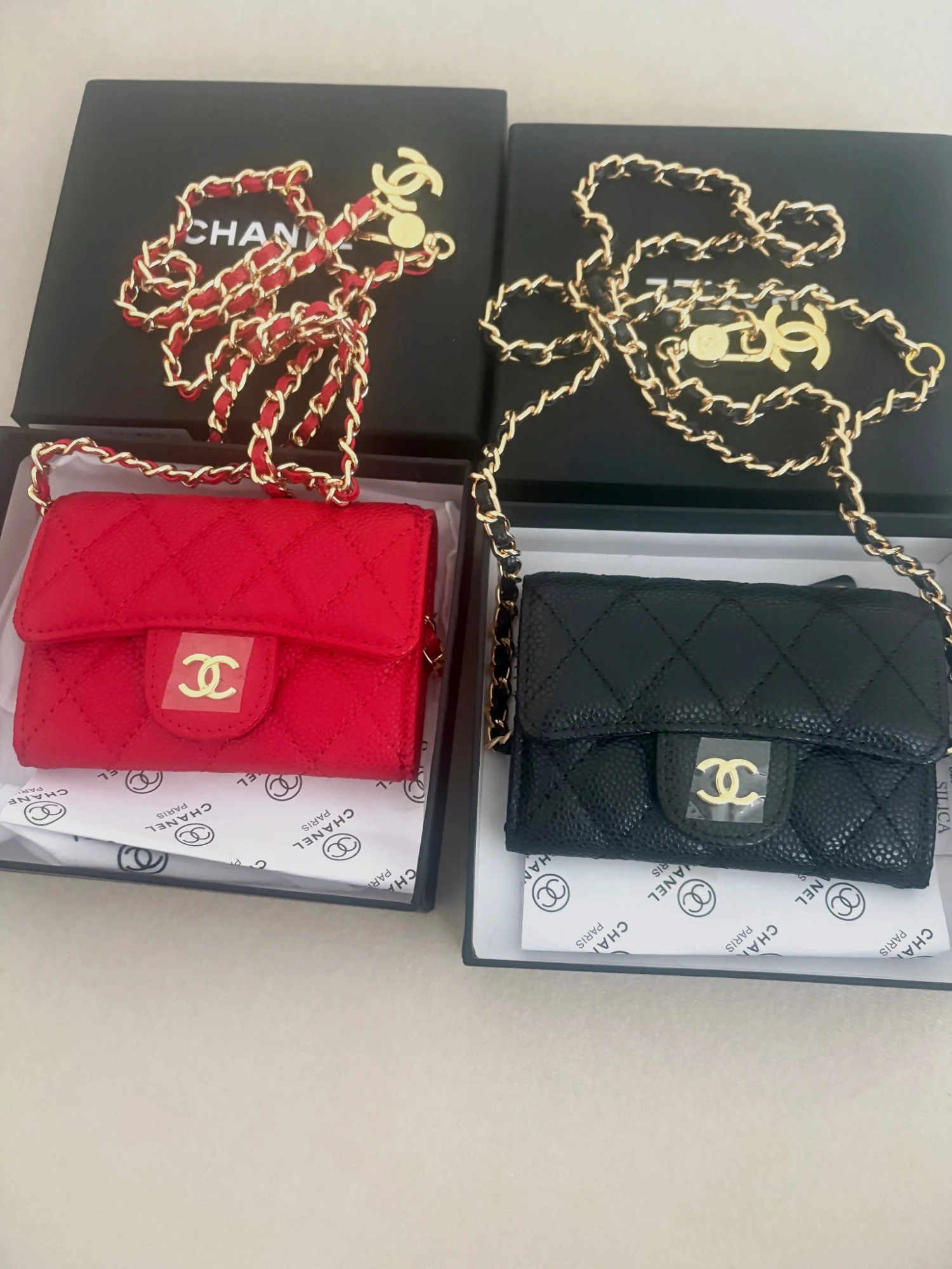 Sac rouge et noir élégant – 50 € l’unité