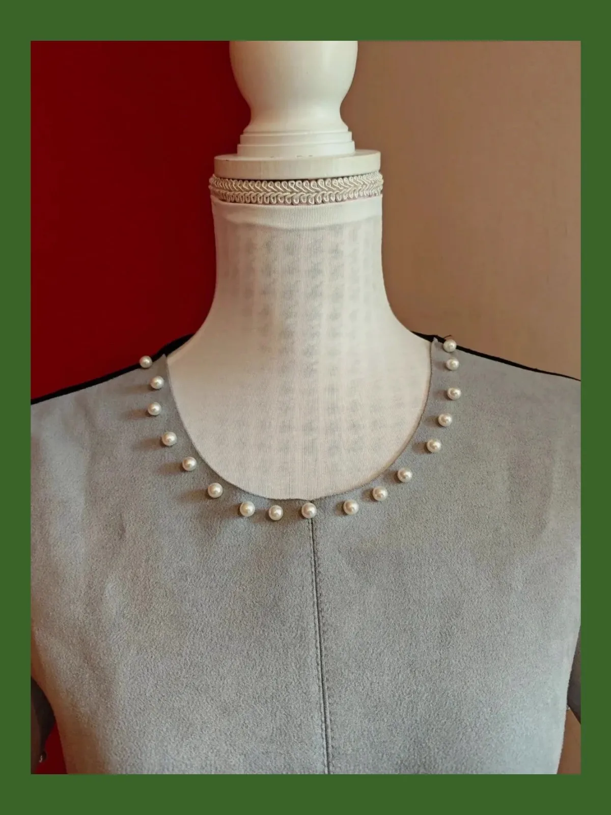🌺 Vestido de antelina gris delante con perlas en escote y mangas y punto negro detrás – Shimai – taille L / 40 / 12 4