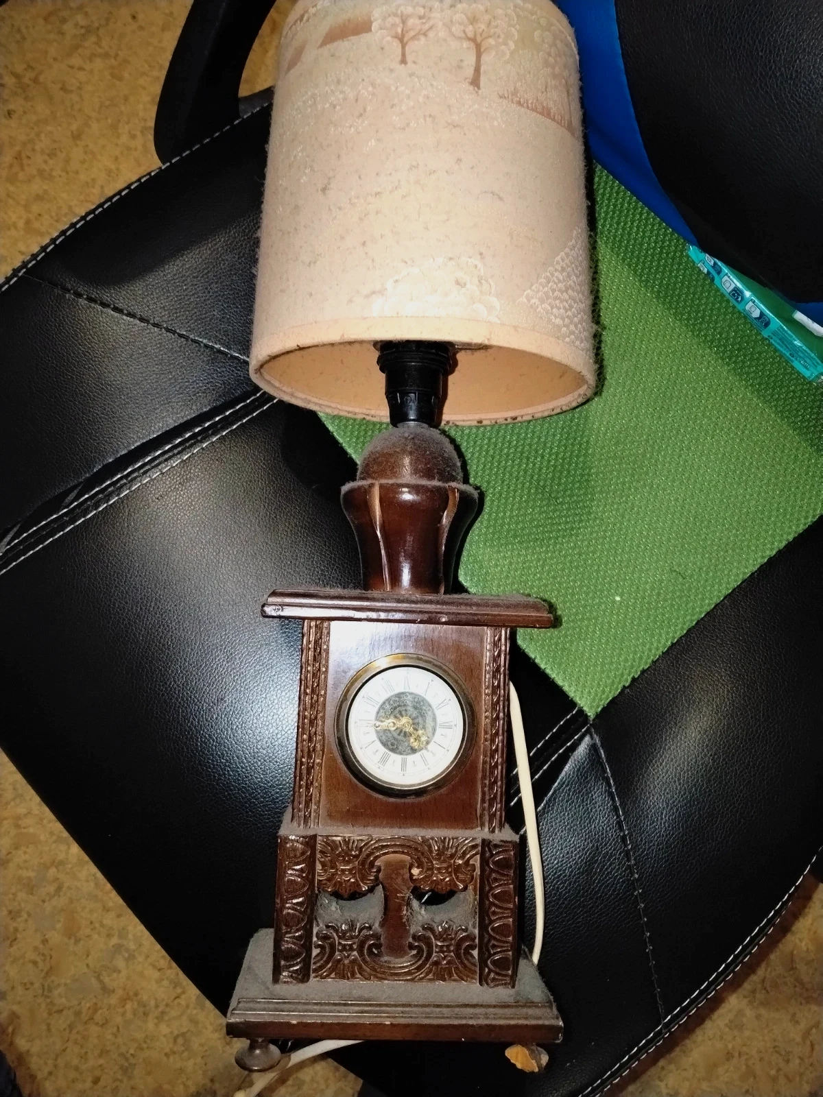 Lampe Horloge Réveil Vintage Bois Ciselé 1960 – West-Germany