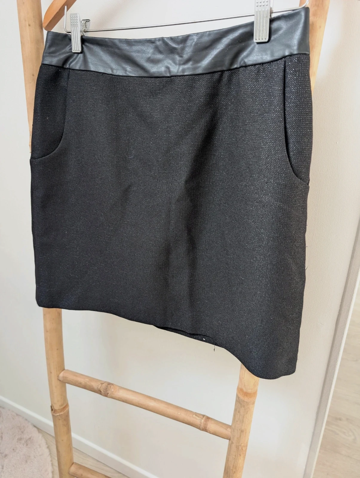 Petite jupe noire / camaïeu / Taille 40