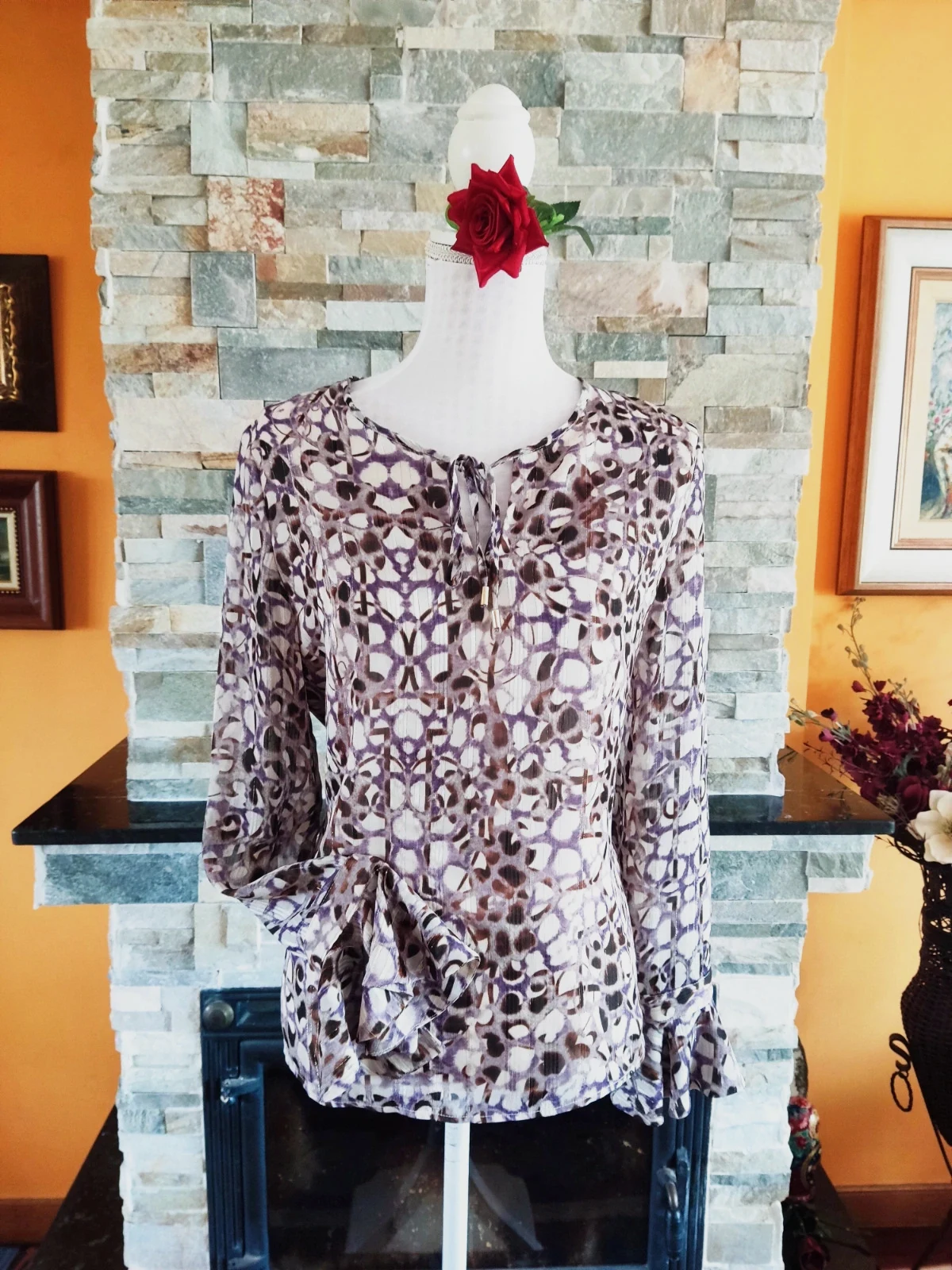 🔥 Blusa de gasa en tonos beige, malva y marrón con hilos dorados, de Yera
