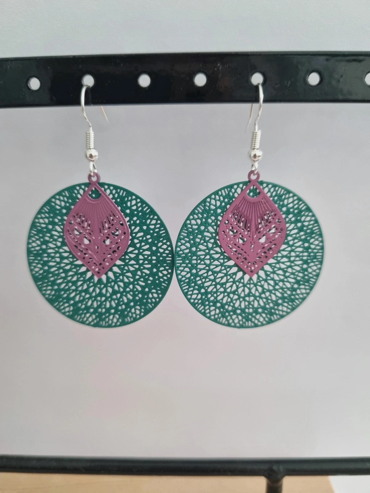 Boucles d'oreilles turquoises et violettes