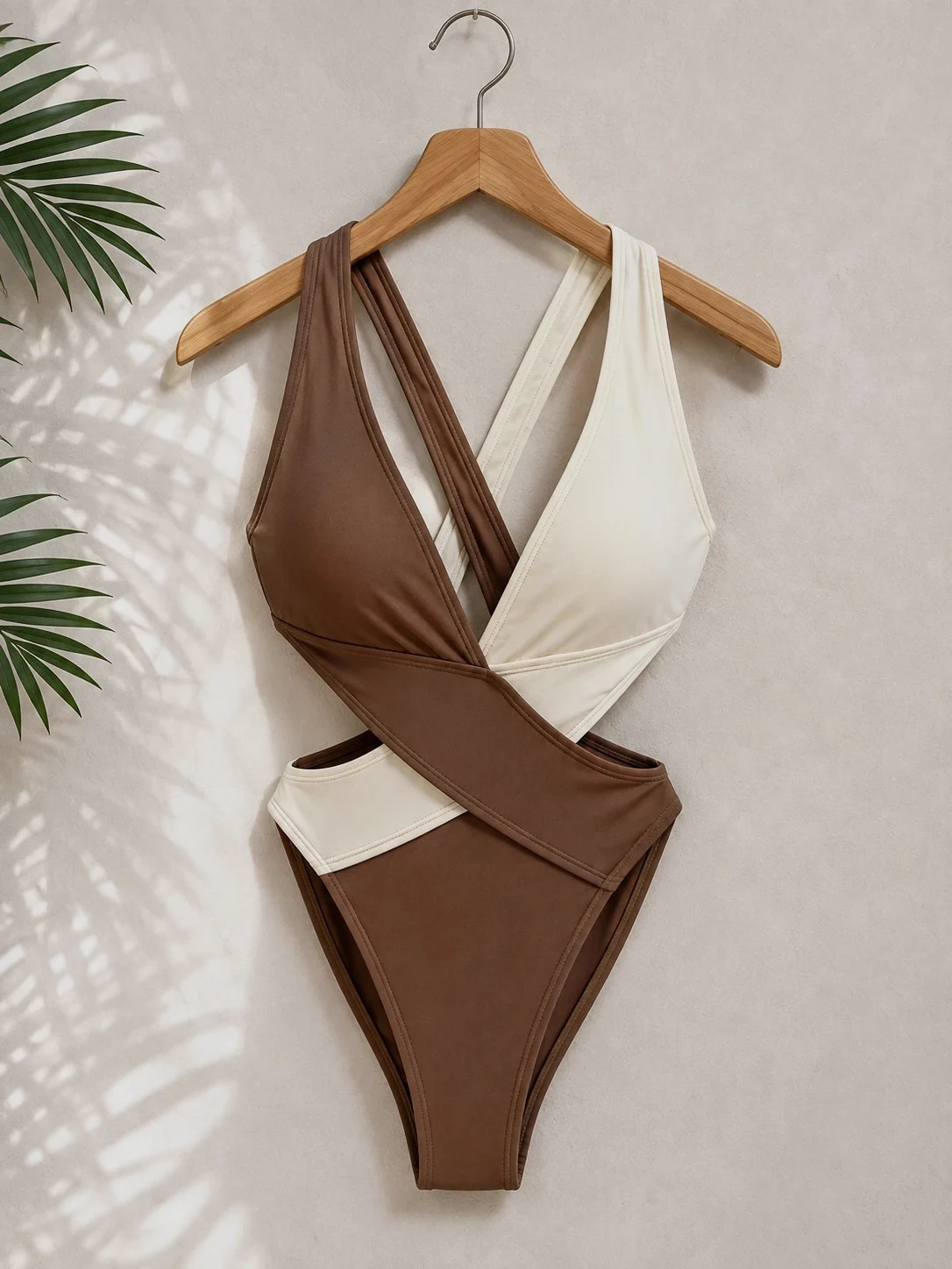 Maillot de bain 1 pièce marron & écru – Cut-out croisé – Taille L