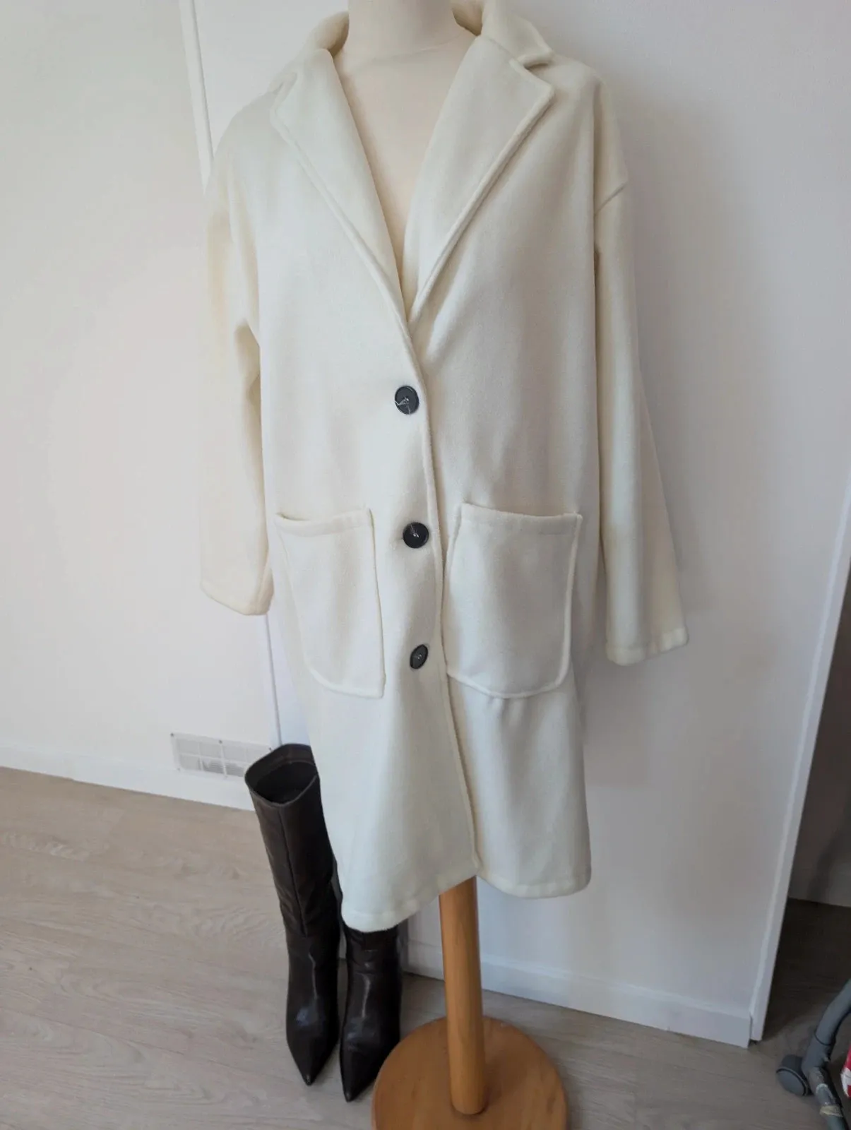 Manteau beige crème hiver TU jusqu'au 42 – Italia Independent – taille Taille unique 2