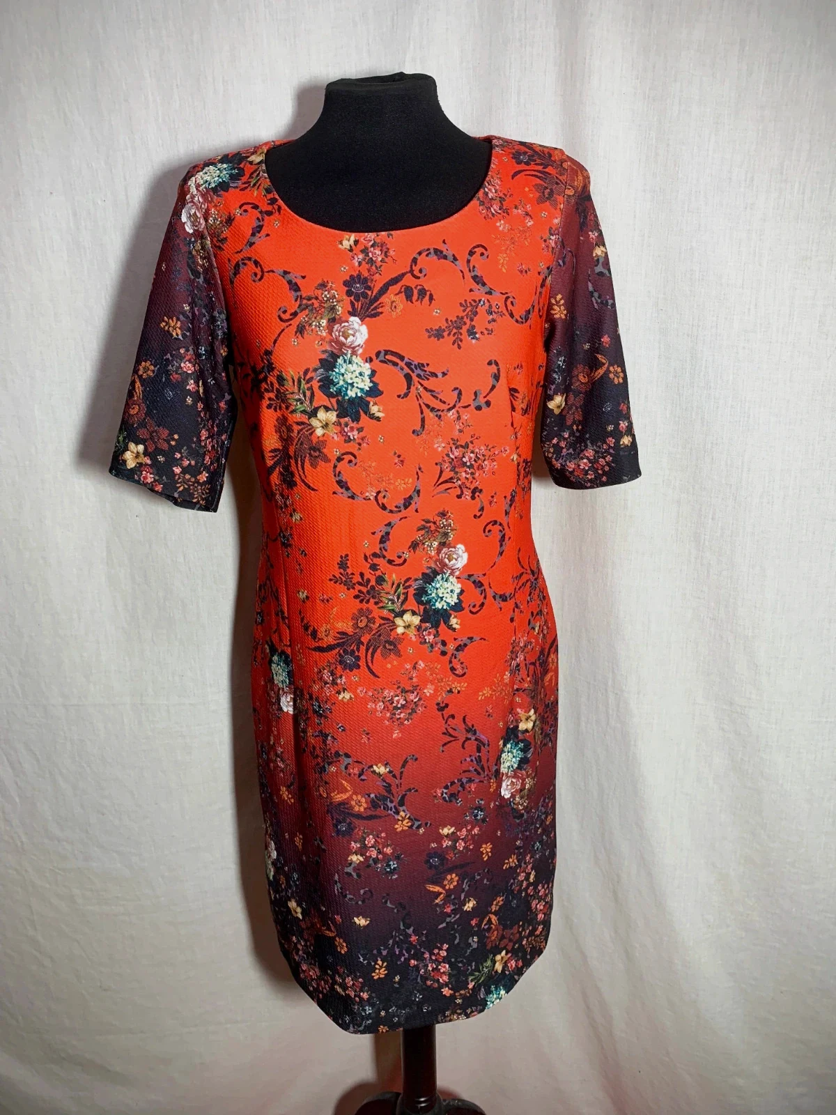 Vestido Naranja Estampado Floral de Manga Corta | Orange Floral Print Dress | Paul Brial