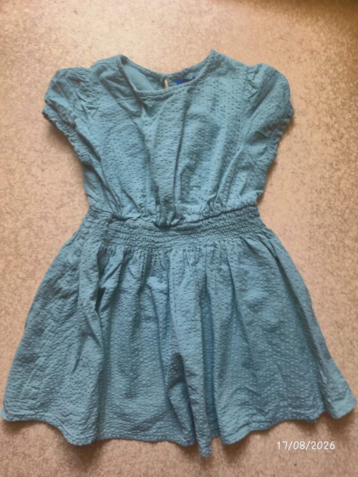 Robe 6 ans . Neuf okaidi