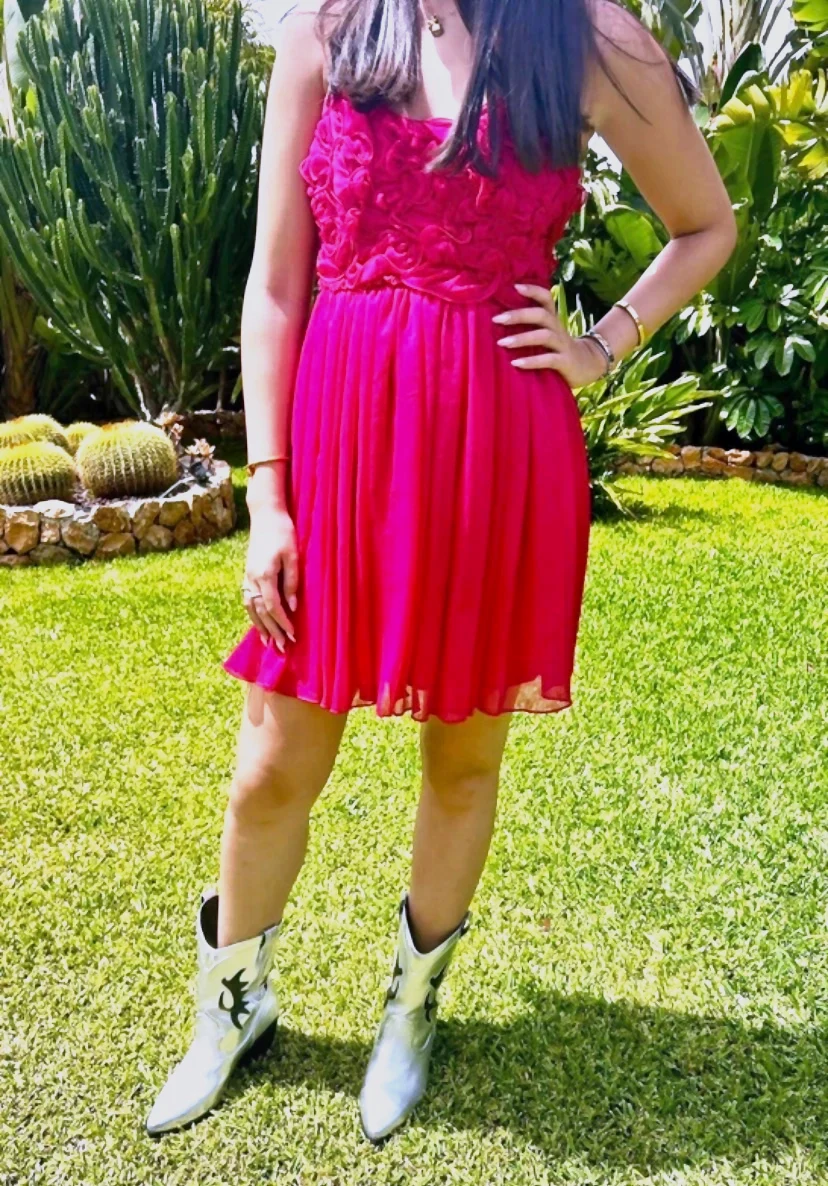 Robe rose fuchsia dentelle courte