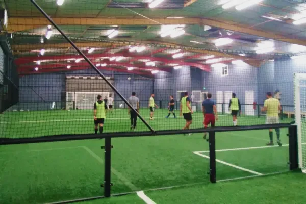 Foot salle - 4 places dispo
