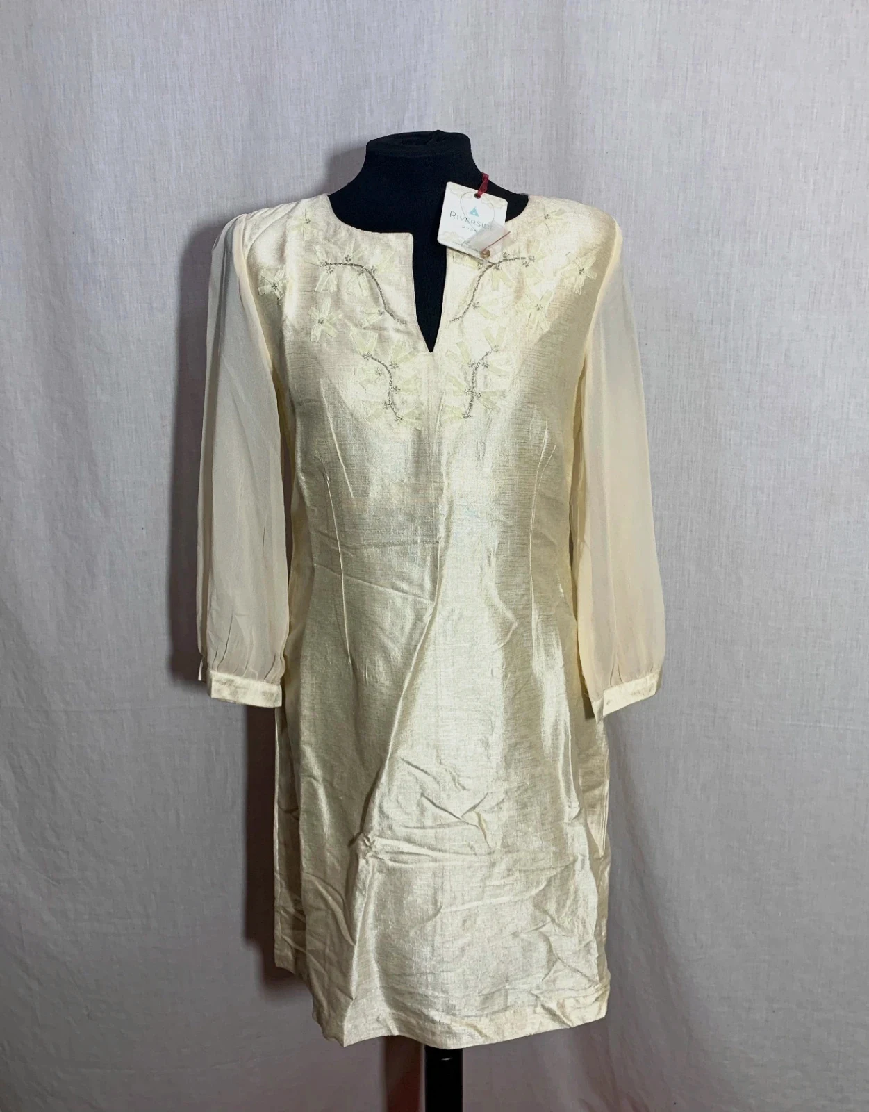 Vestido de Seda Beige con Bordado | Beige Silk Dress with Embroidery | Riverside