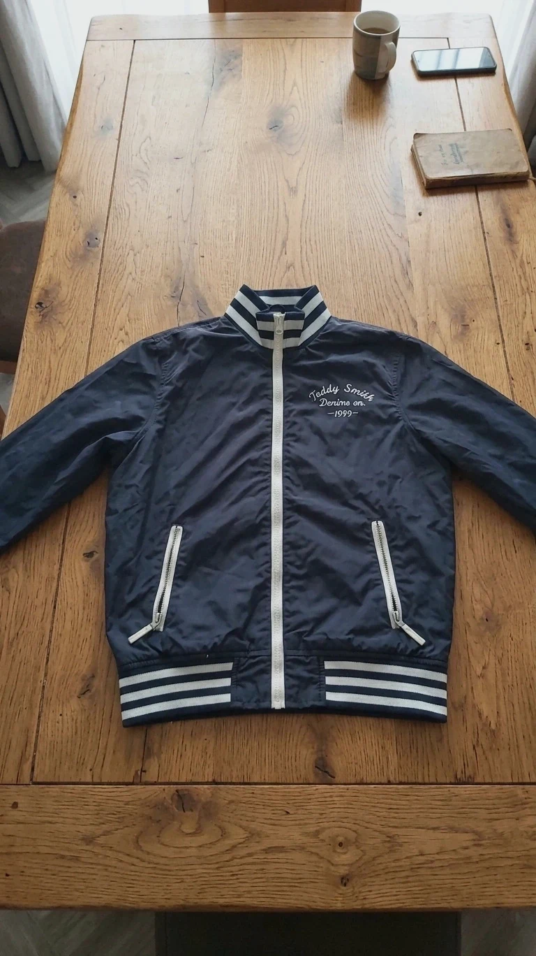 Veste Teddy Smith taille 12 ans