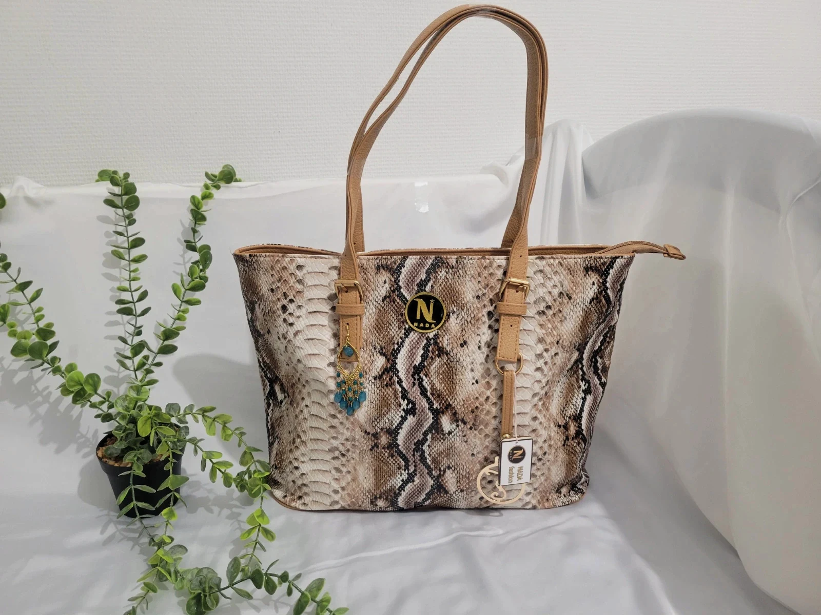 Sac à main grande à la mode