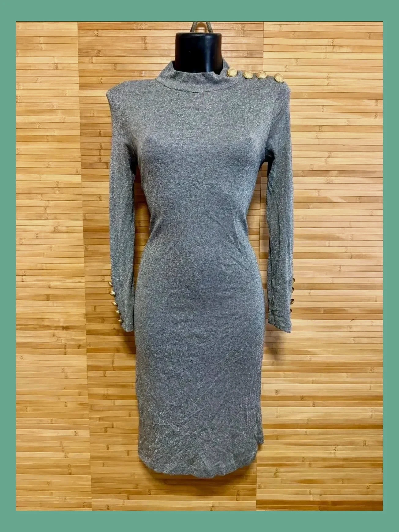 Elegante vestido plateado de Carlo pascual, elástico, talla 38 😍