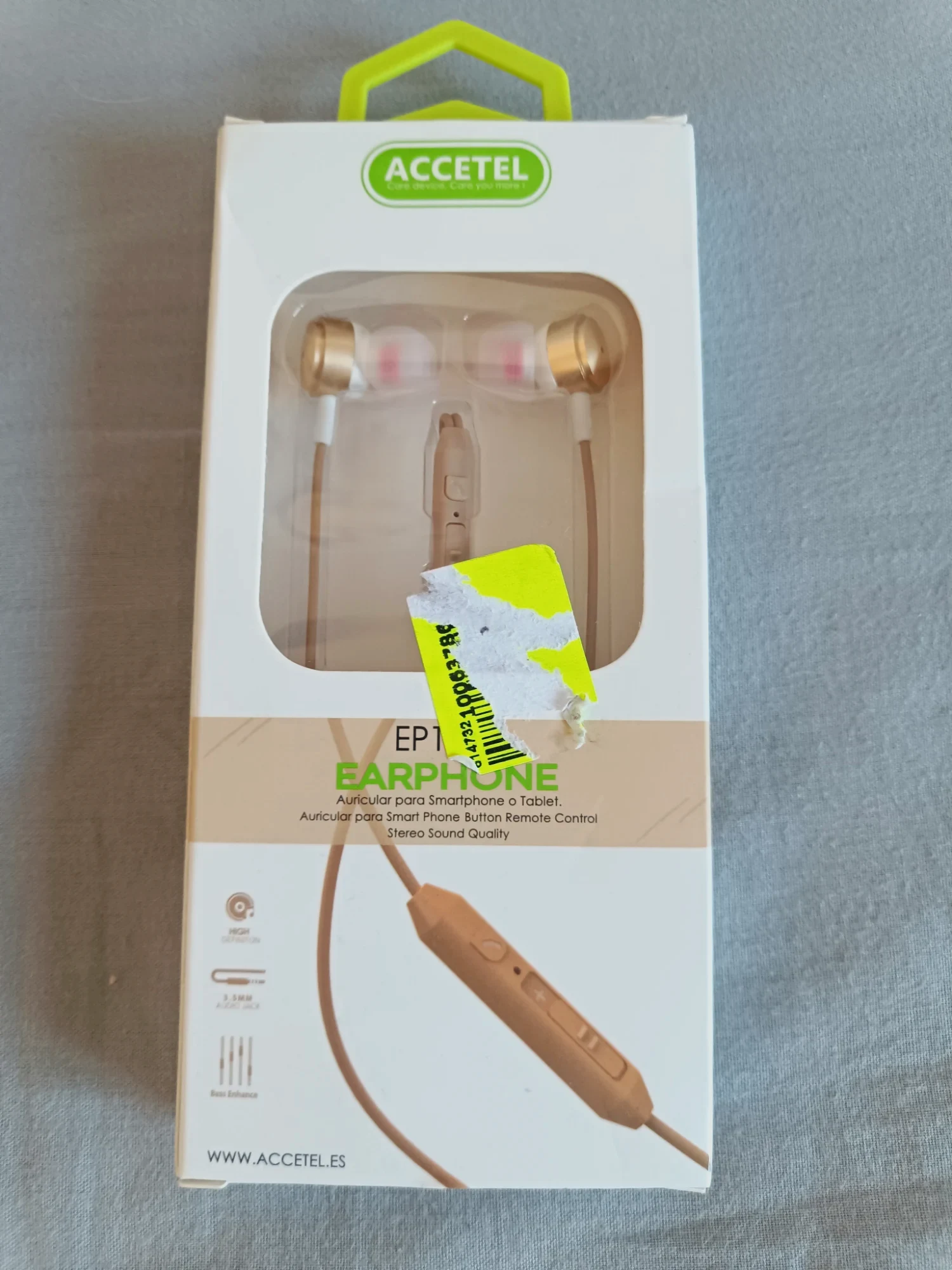 Auriculares intrauditivos Accetel EP1967 dorados con cable