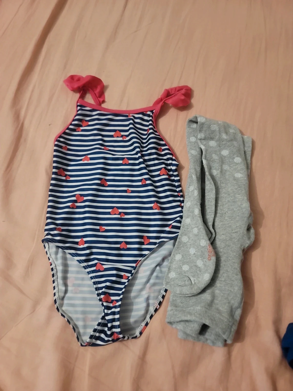 Lot filles : Maillot de bain 1 pièce rayé à cœurs + Collants gris à pois – Okaïdi – taille 7 ans / 122 cm