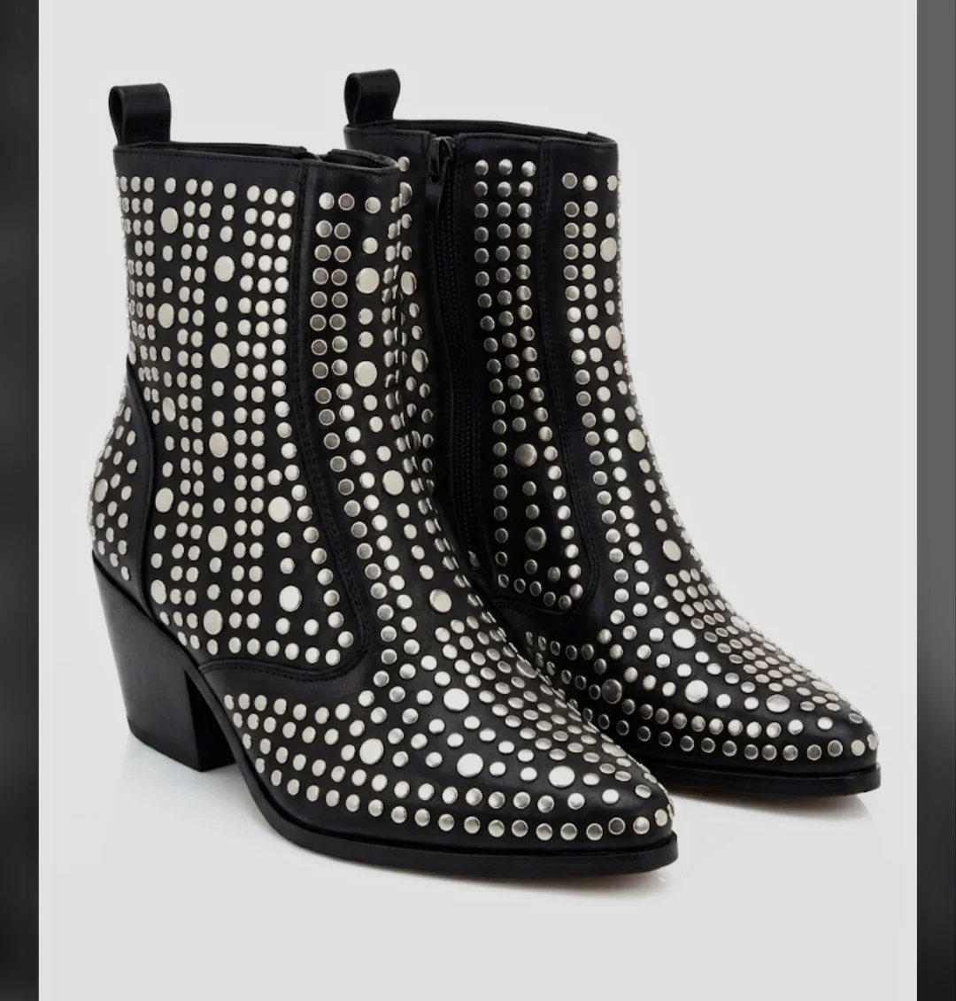 Botines tachuelas 