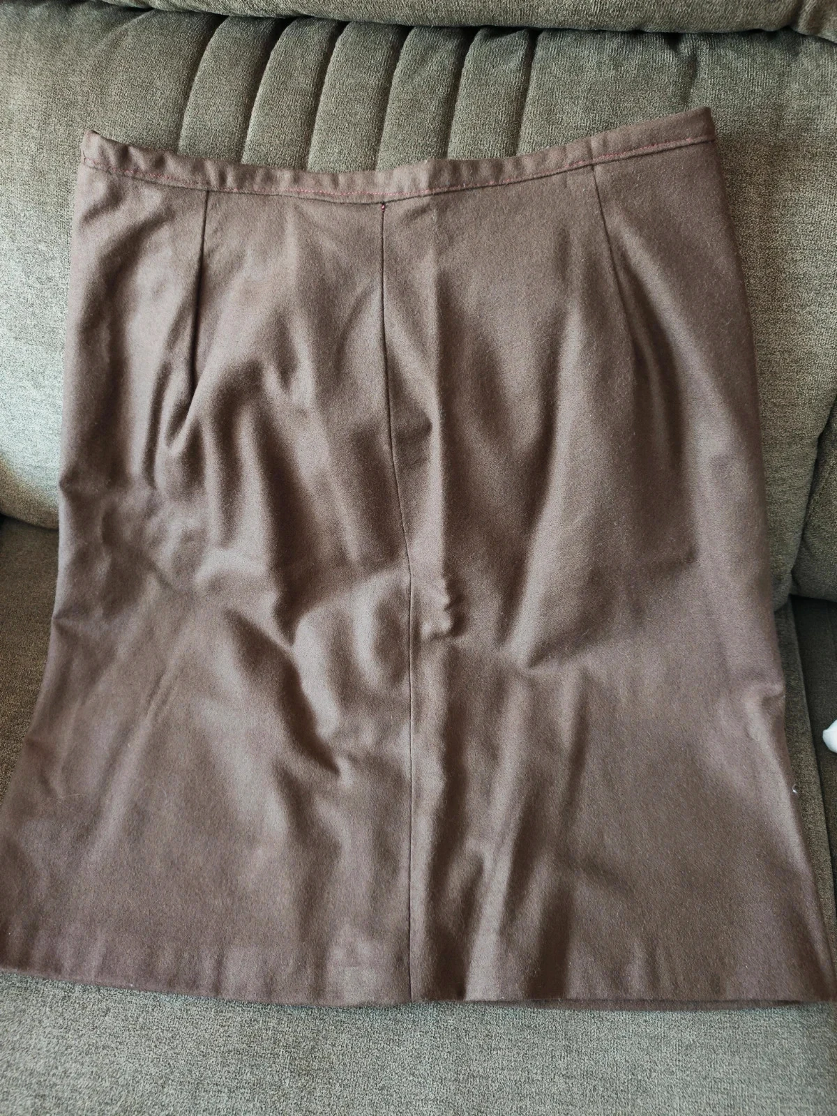 Falda recta elegante en tono marrón chocolate (Talla 48)