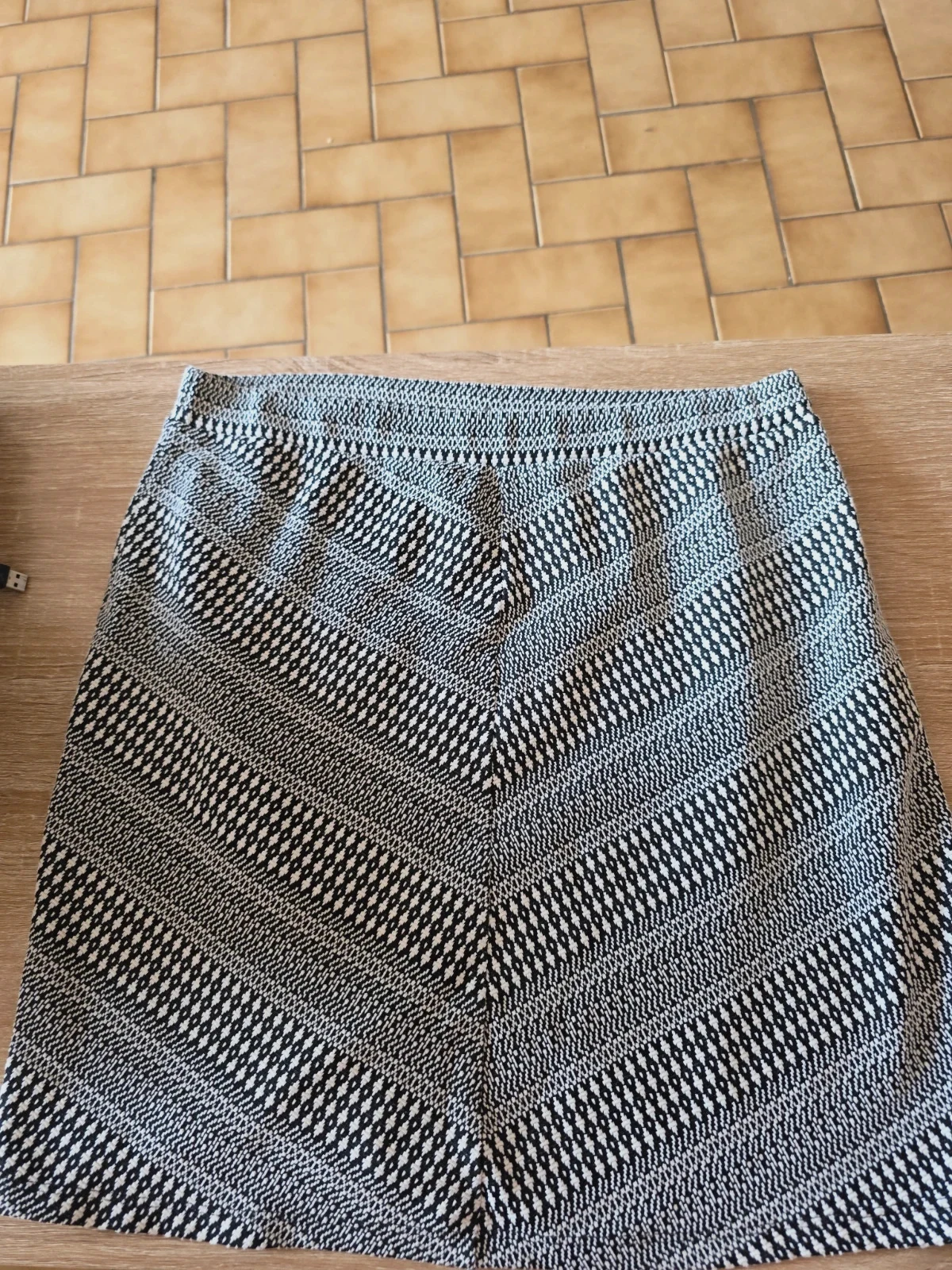 Jupe noir et blanche – Nina Kalio – taille XL / 42 / 14