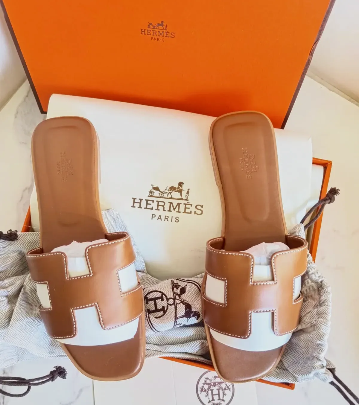 Hermès Oran sandales cuir camel blanc – Hermes – camel et blanc 6