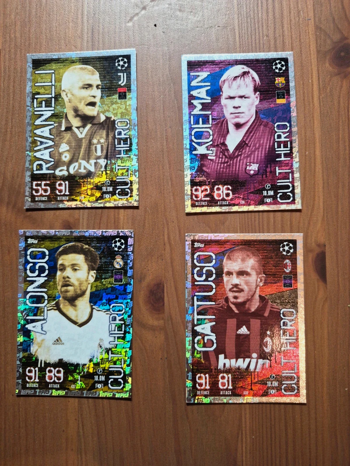 Lot de 4 cartes match attax cult hero