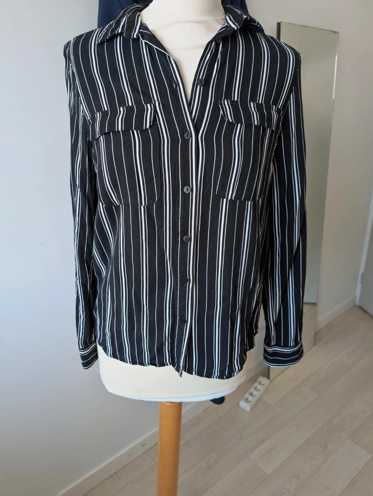 Chemisier noir et blanc / Taille 34 / 36 / H&M