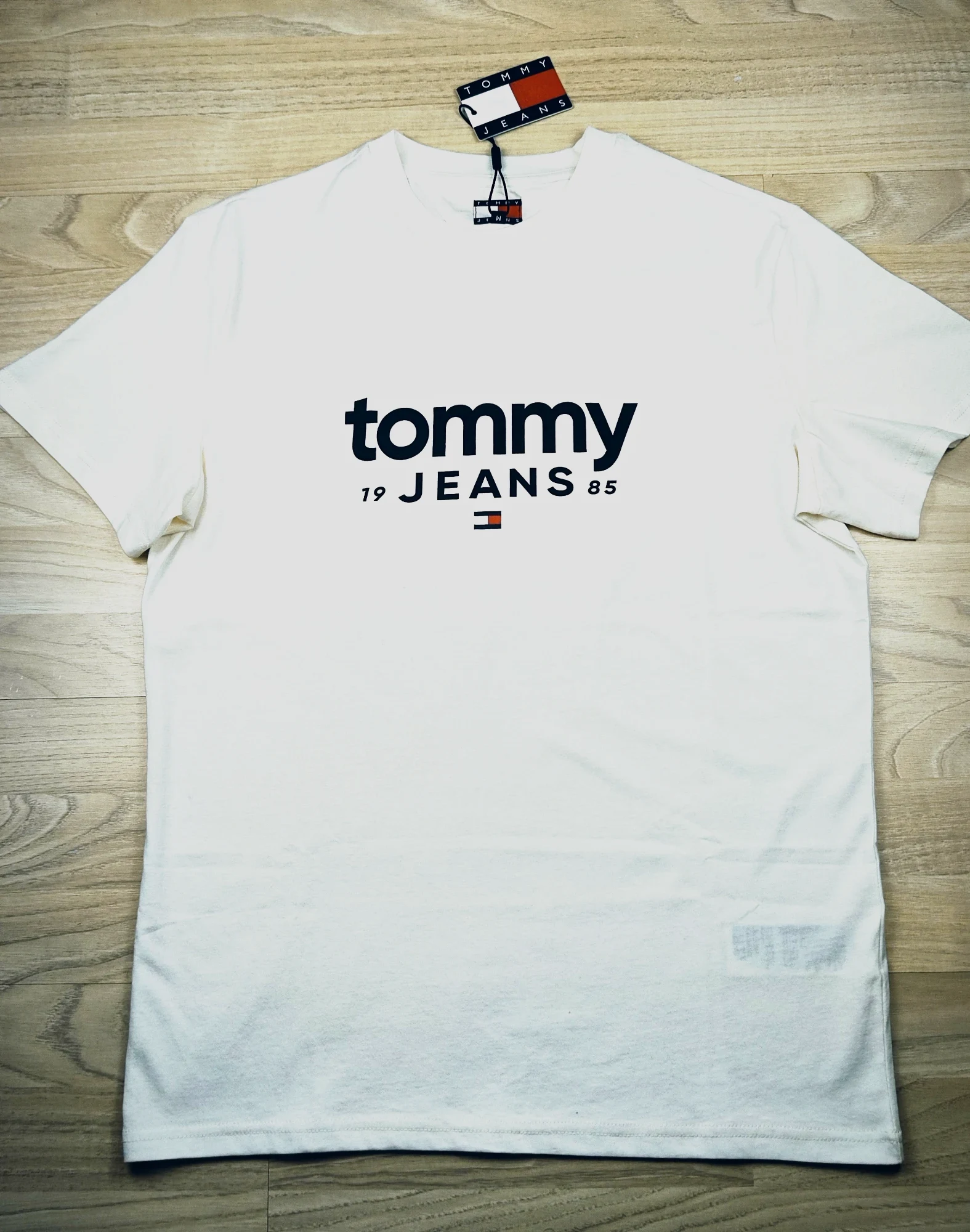 T-shirt Tommy Jeans DM SUM Graphic Tee blanc taille M – Tommy Hilfiger – taille M