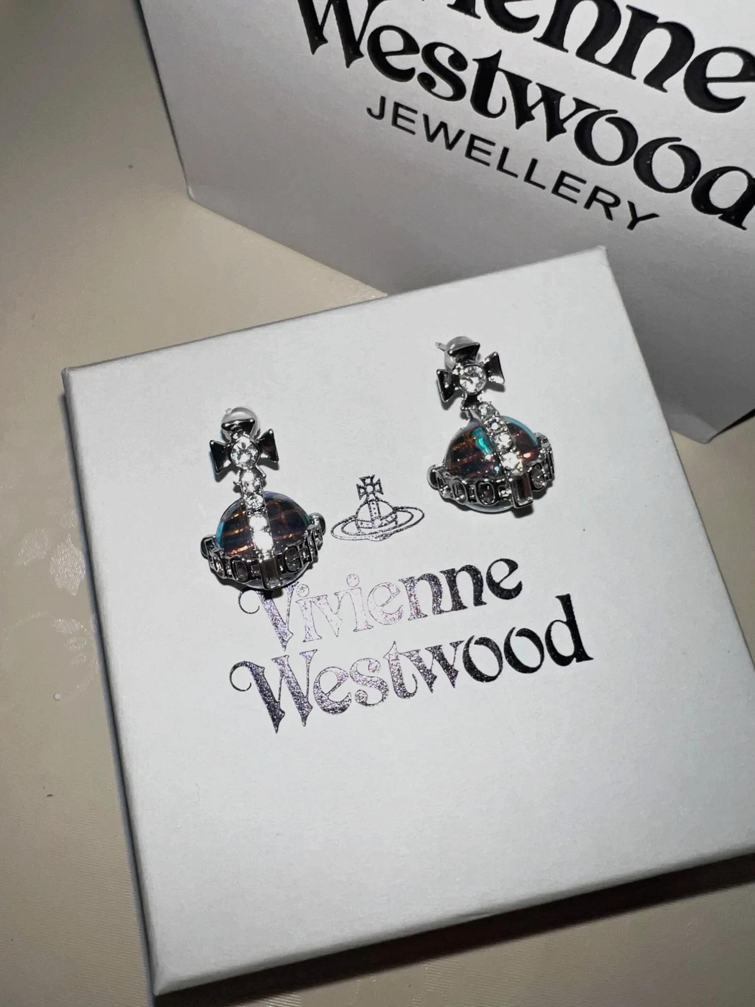 Boucles d'oreilles Vivienne Westwood Orb strass