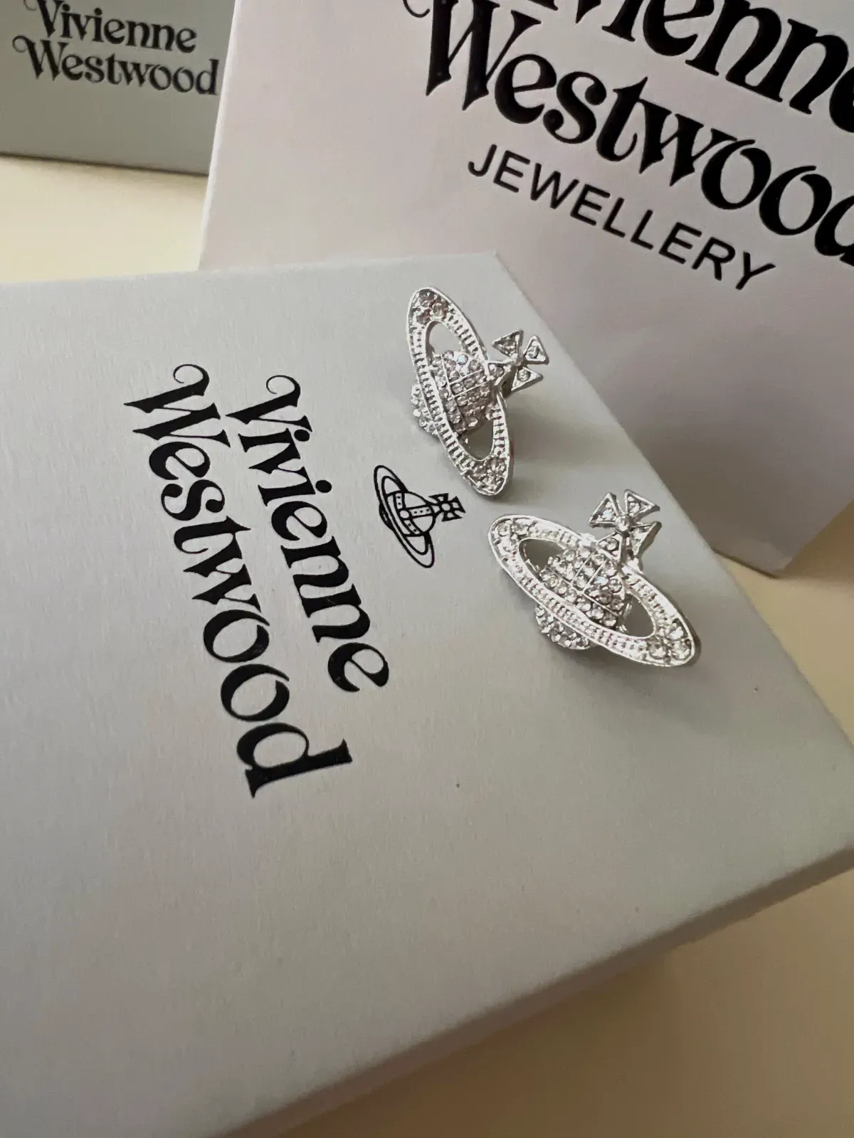 Boucles d'oreilles Orb Vivienne Westwood argentées – Vivienne Westwood – argenté – taille Taille unique 7