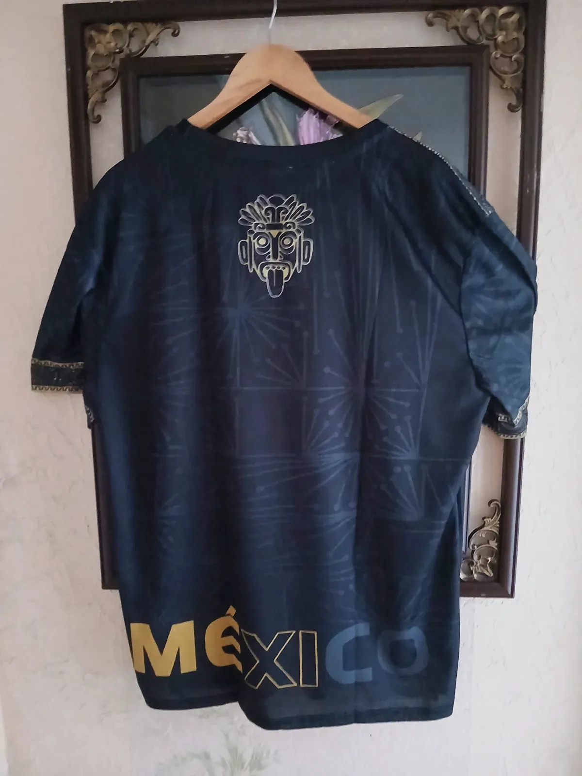 T-shirt noir et doré México à motifs aztèques – Sans marque – taille XL 2