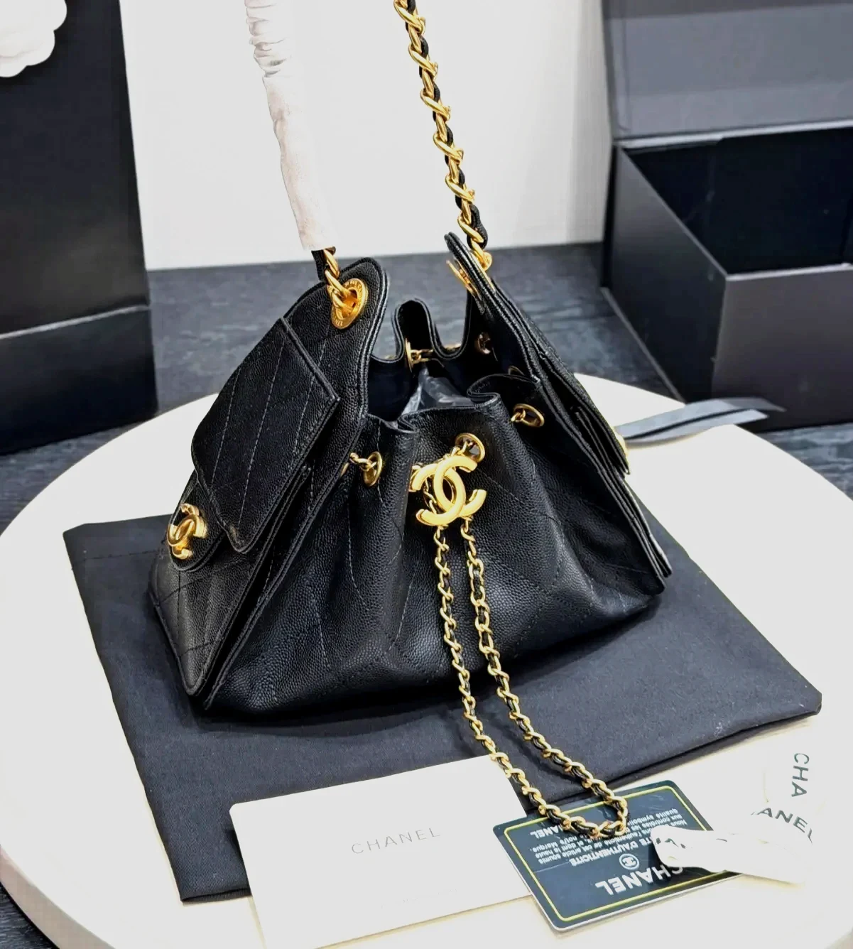 Chanel Sac à Main Noir Chaîne Dorée