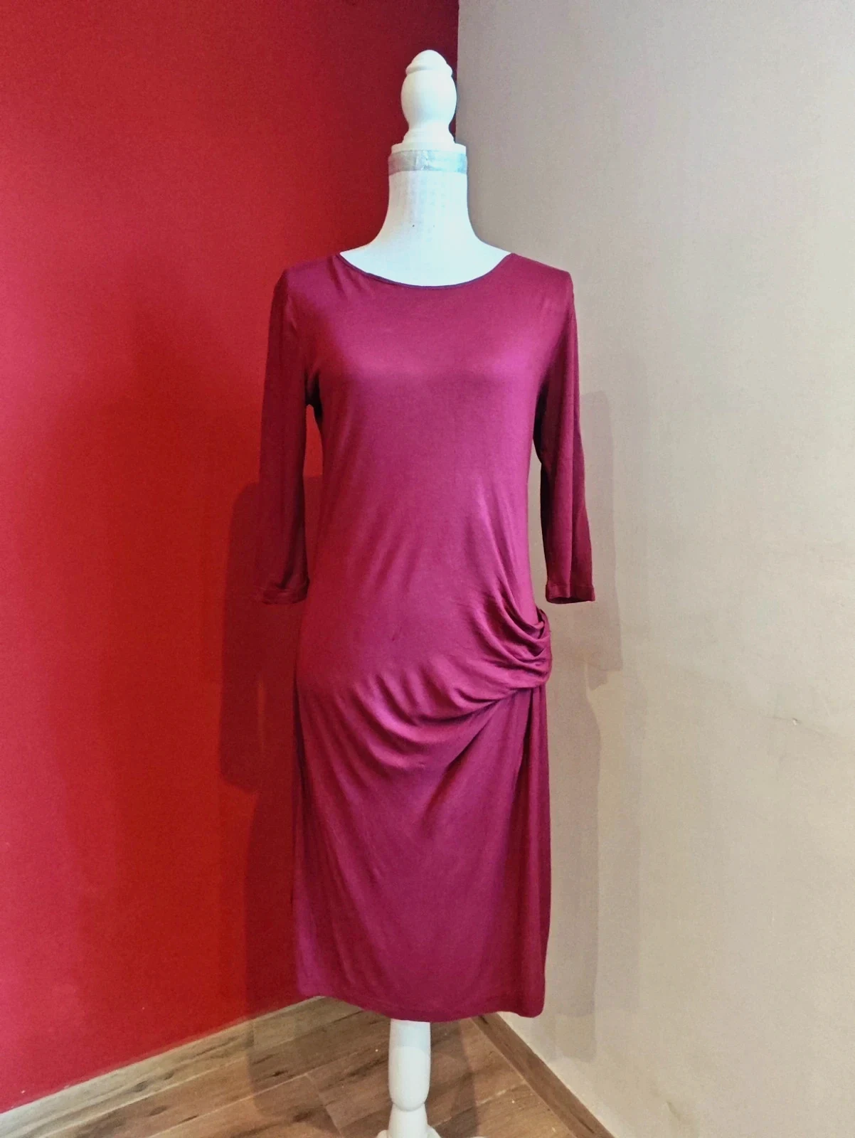 🌺Estiloso vestido de punto fino granate con drapeado en lateral – Mango – taille M / 38 / 10