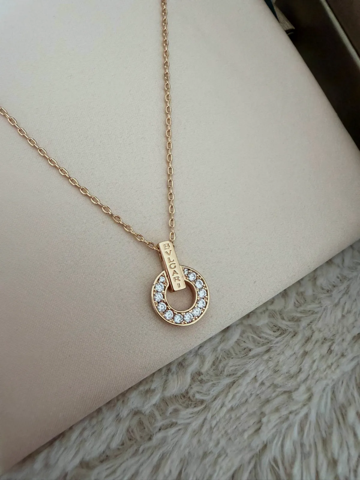 Collier Bvlgari or rose pendentif – Bvlgari – or rose 4