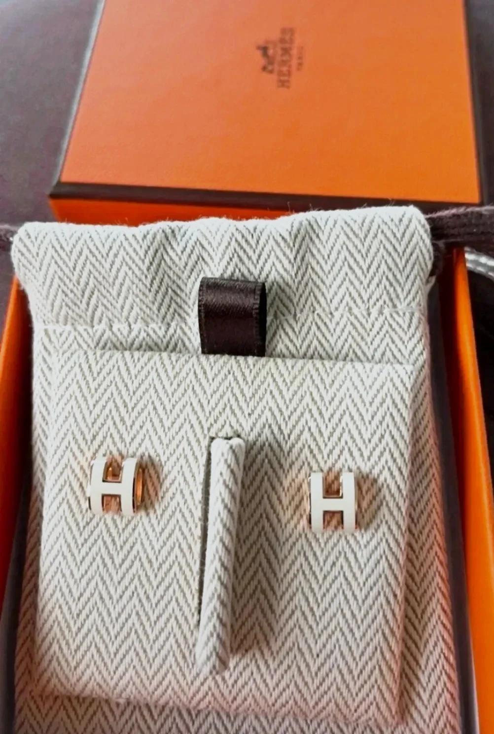 Boucles d'oreilles Hermès Mini Pop H doré et beige 