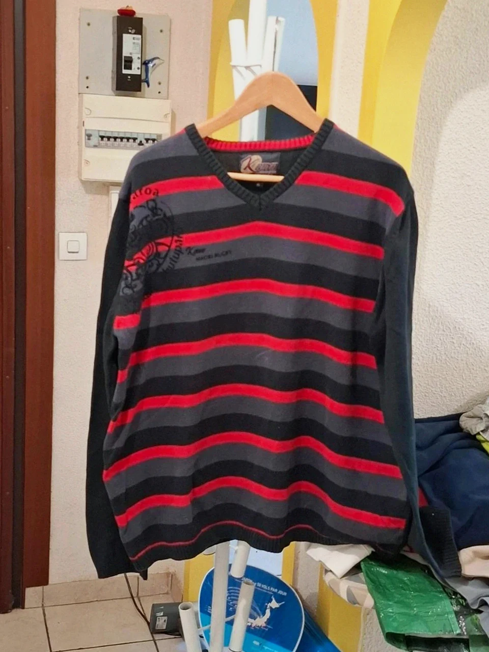 Pull-over Kaora Ethnic Rugby Noir et Rouge T.XL (5) – taille XL