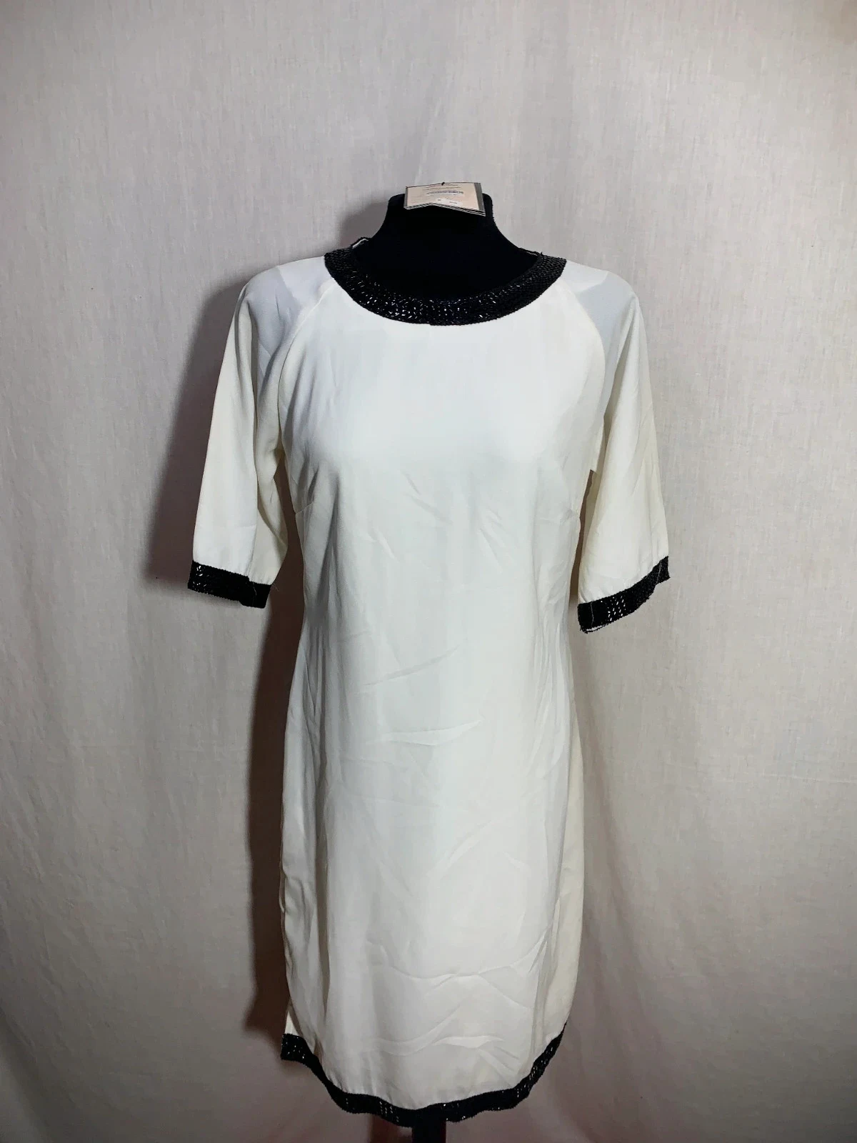 Vestido Blanco Detalles Negros | White Dress Black Details | Almatrichi