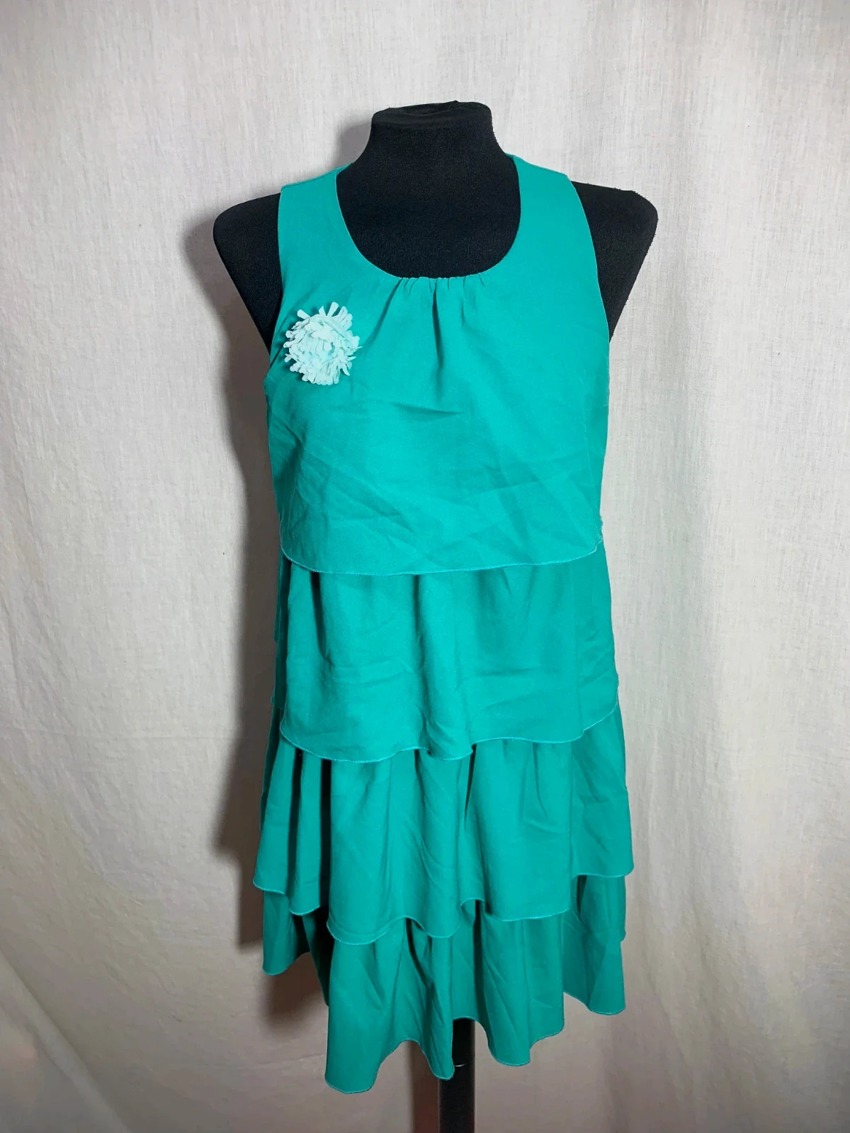 Vestido Verde Turquesa Sin Mangas con Volantes | Turquoise Ruffled Dress | Akino Laude
