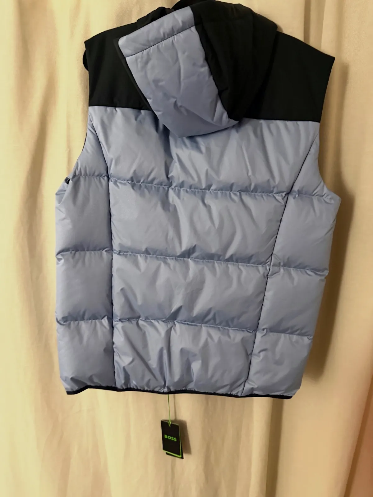 Doudoune sans manches à capuche Boss – Hugo Boss – taille L 2