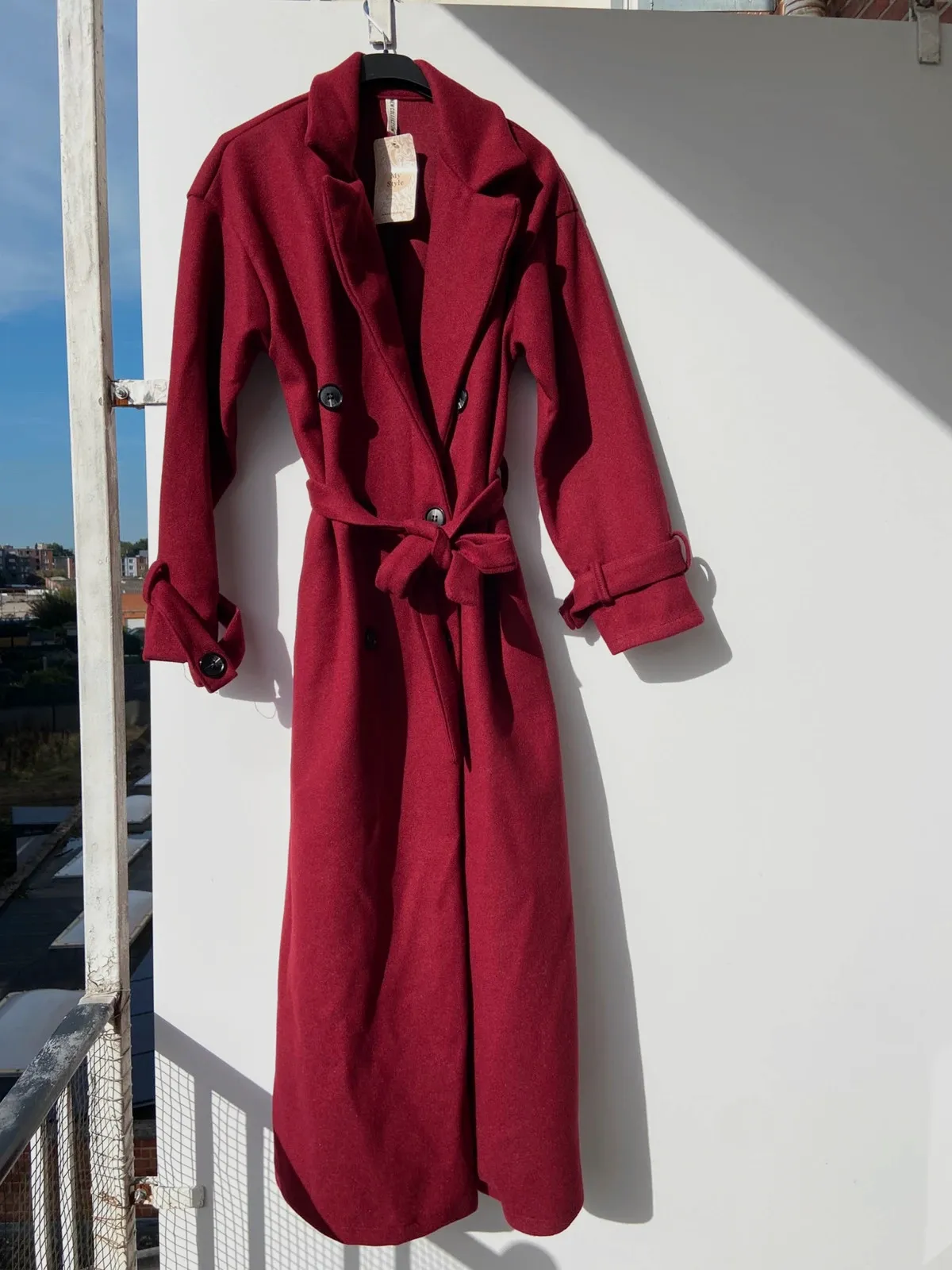 Manteau long bordeaux avec ceinture Taille Unique / Burgundy long overcoat One Size – taille Taille unique 4