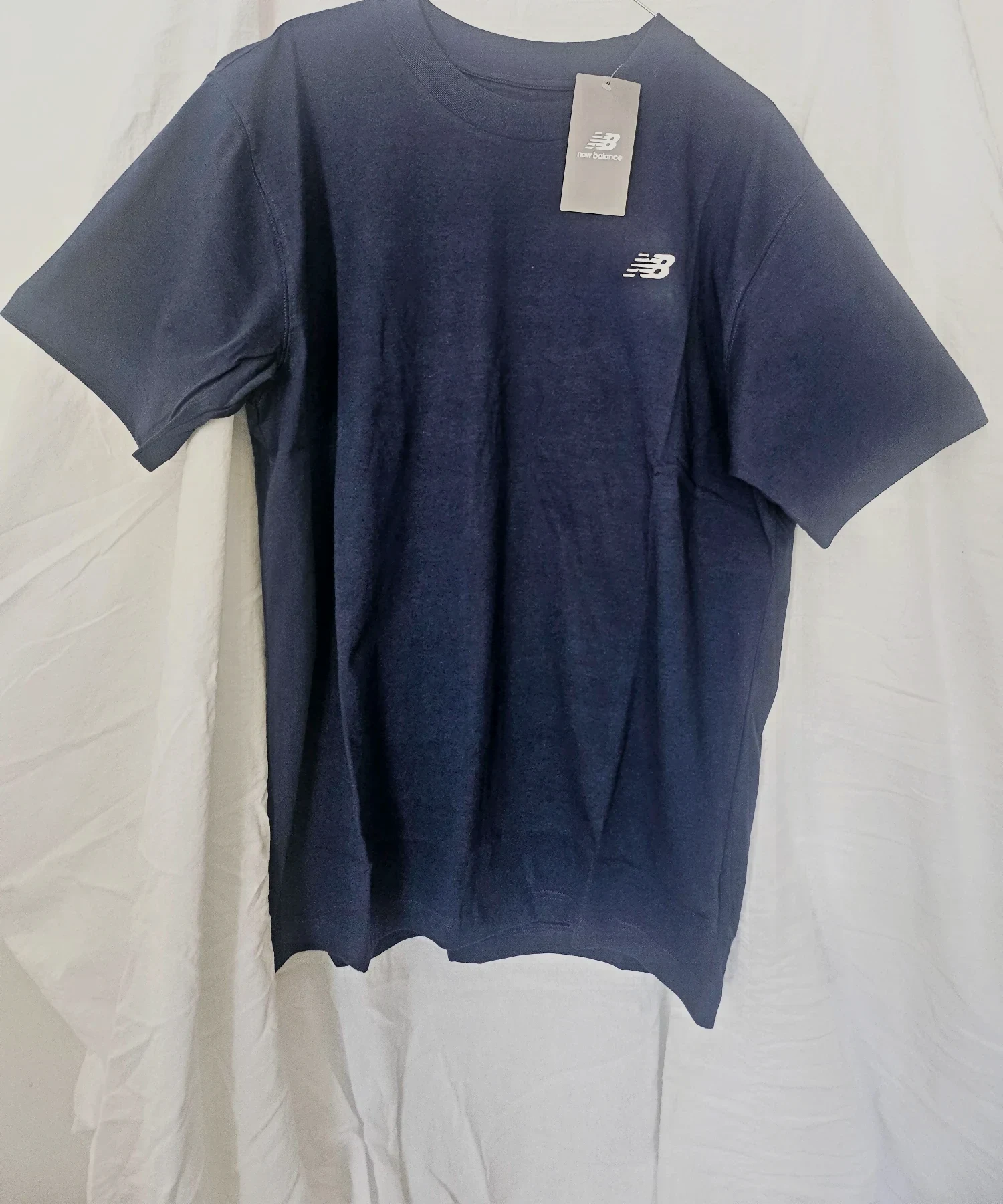 T-shirt bleu marine New Balance