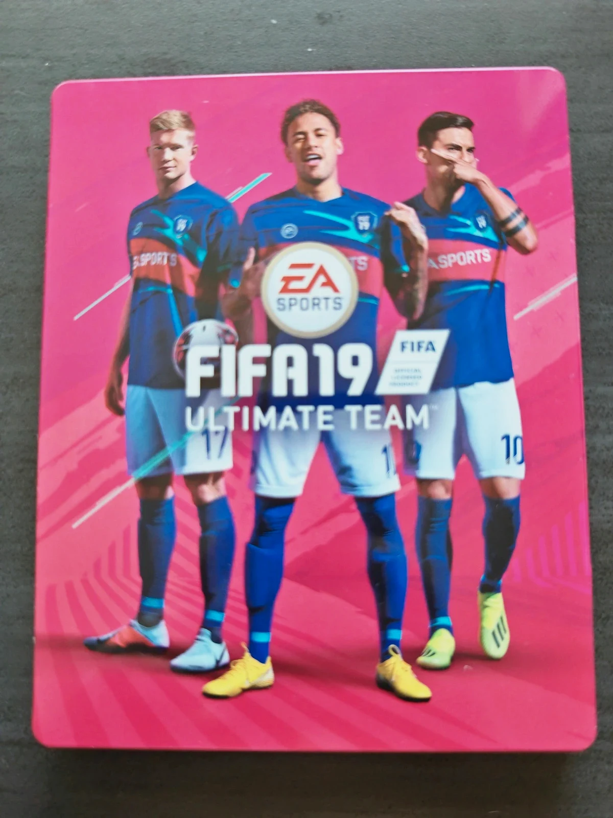 Magnifique Steelbook FIFA 19 Ultimate Team – Boîtier (sans jeu)