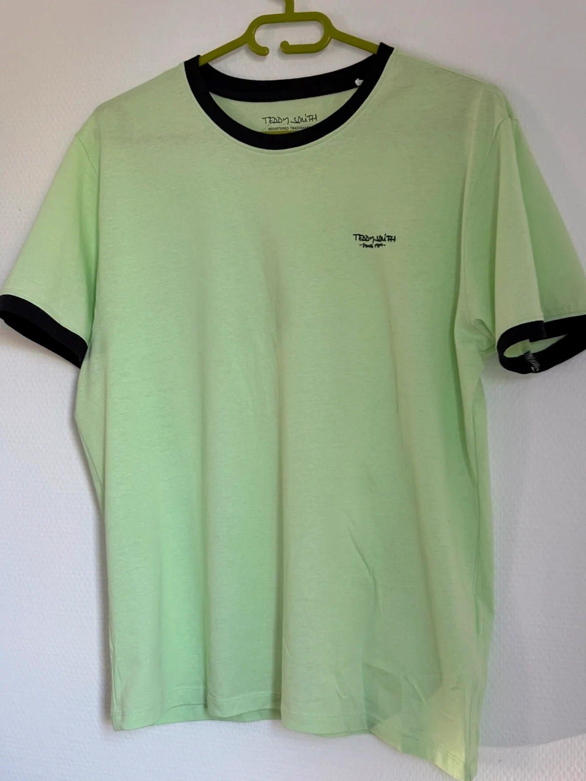 T-shirt contrasté esprit rétro