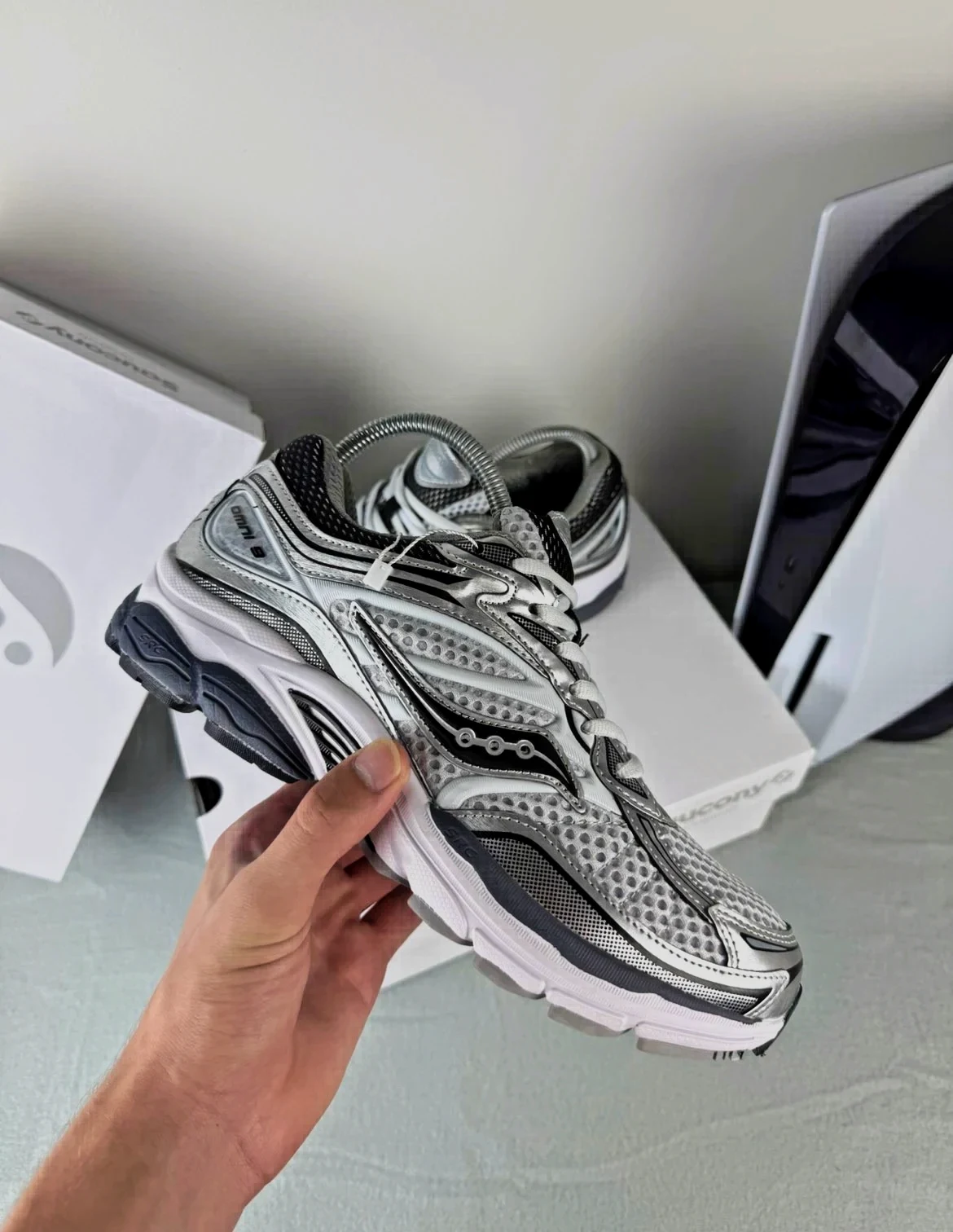 Taille 42 / Saucony Omni Pro Grid 9 Gris