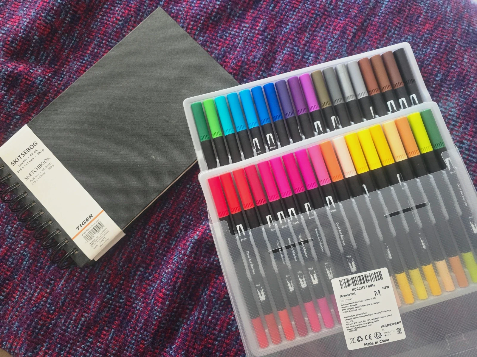 Carnet de croquis et feutres de dessin - fournitures d'art – varias