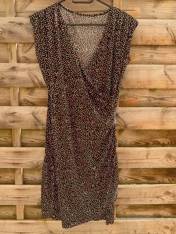 Robe portefeuille noire à pois rouge/blanc T36 – élégante & féminine – taille S / 36 / 8